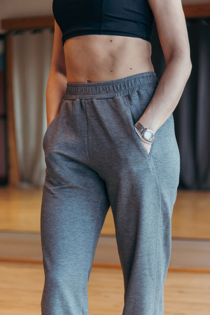 Pantaloni jogger