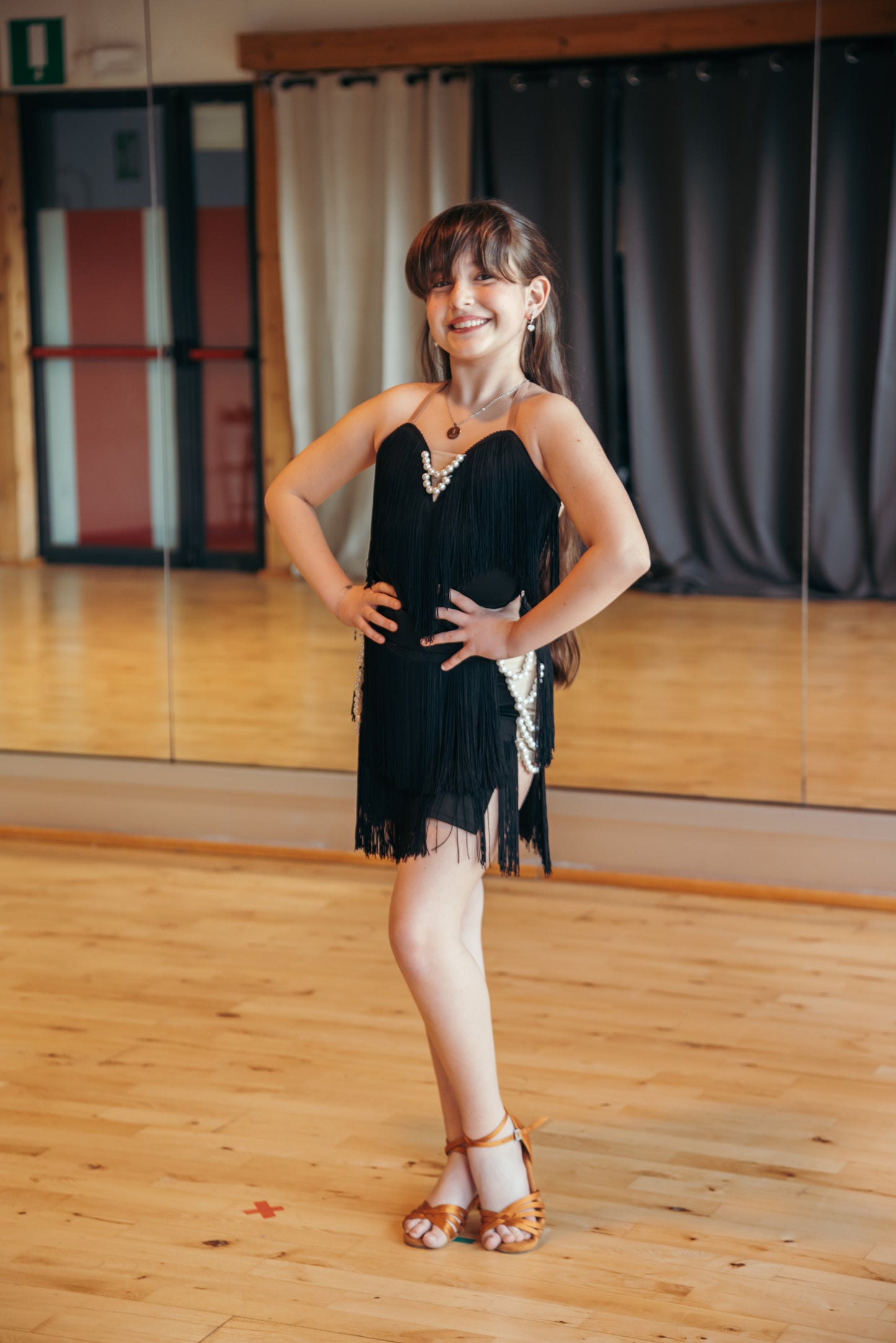 Body e gonna con frange e decorazione in perle