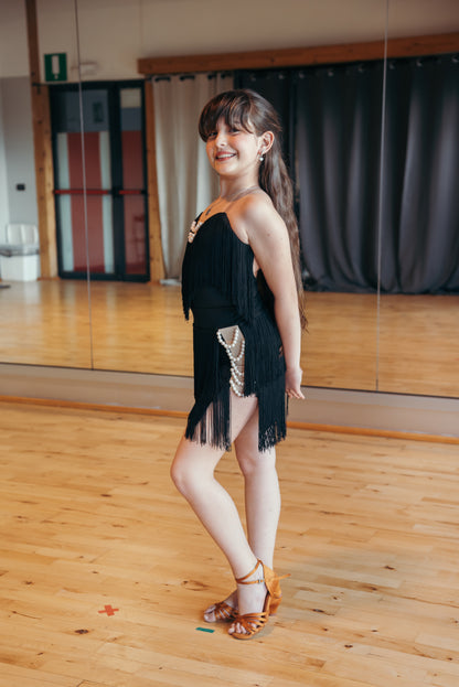 Body e gonna con frange e decorazione in perle