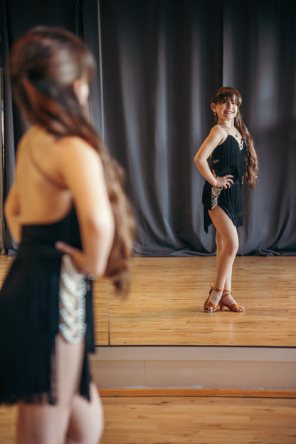 Body e gonna con frange e decorazione in perle